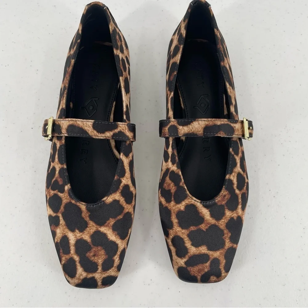 NIB Katy Perry Leopard Print Evie Mary Jane Gold Hardware Flats Size 5.5M Casual